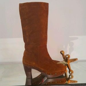 Gorgeous Steve Madden classic (steven) suede clog 👢boots